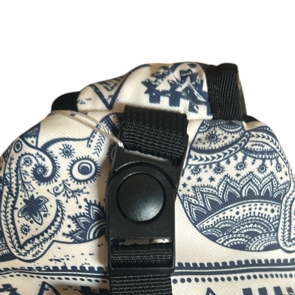 Elephant Geometric Print Sling Backpack with makeup bag & keychain Blue & White - Picture 8 of 16